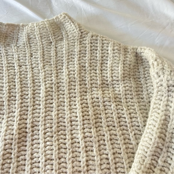 🌸Aerie Knit Sweater - Picture 7 of 7